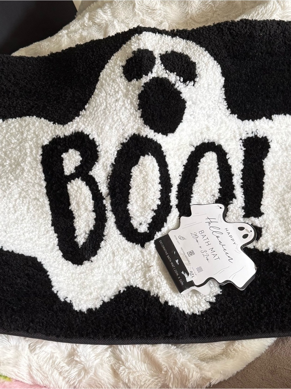 Halloween Bath Mat - Black & White "BOO!" 20”x32” NWT